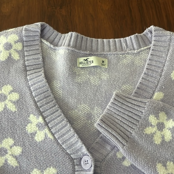 V Neck Cardigan - Picture 2 of 5